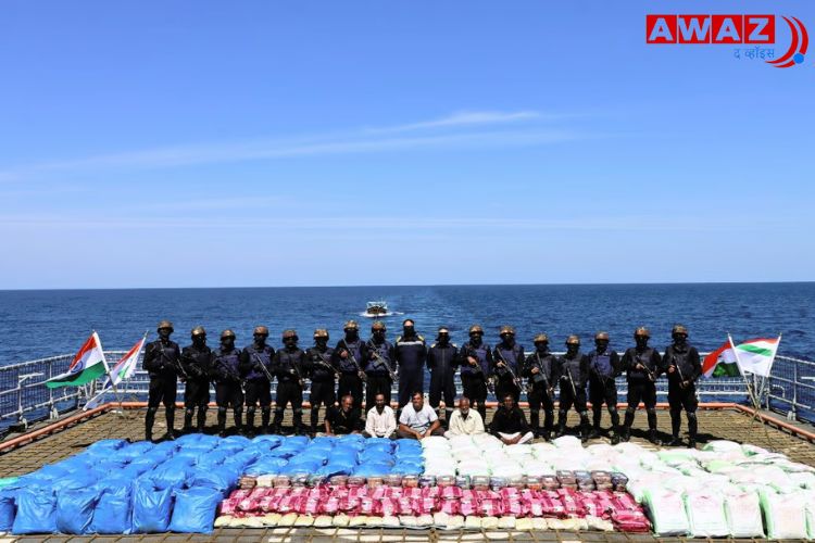 भारतीय नौदलाने जप्त केलेले 3300 किलोचे अंमली पदार्थ 