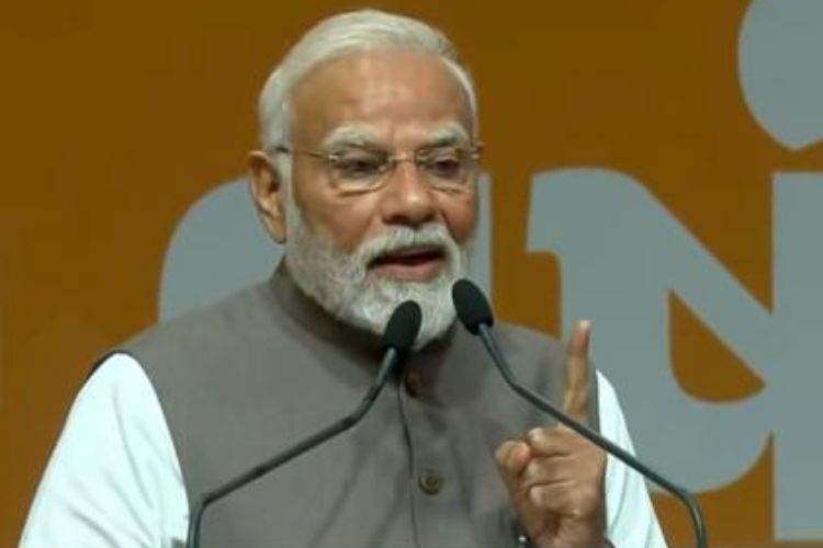 गांधीनगरमधून  पंतप्रधान नरेंद्र मोदी 
