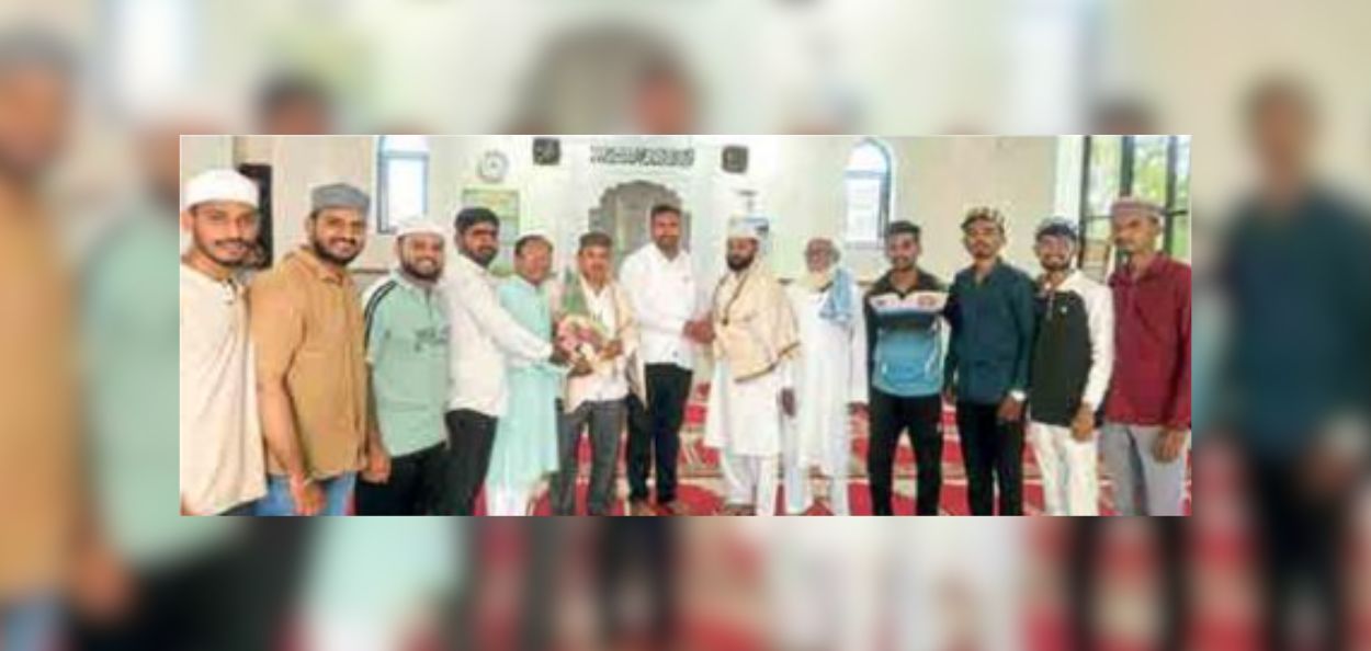 नगरमध्ये हिंदू-मुस्लिमांनी एकत्र साजरी केली बकरी ईद