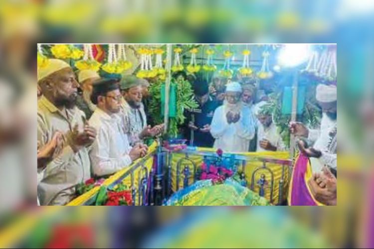 हजरत पीर मंजन शह वली उर्सातून ऐक्याचा संदेश 
