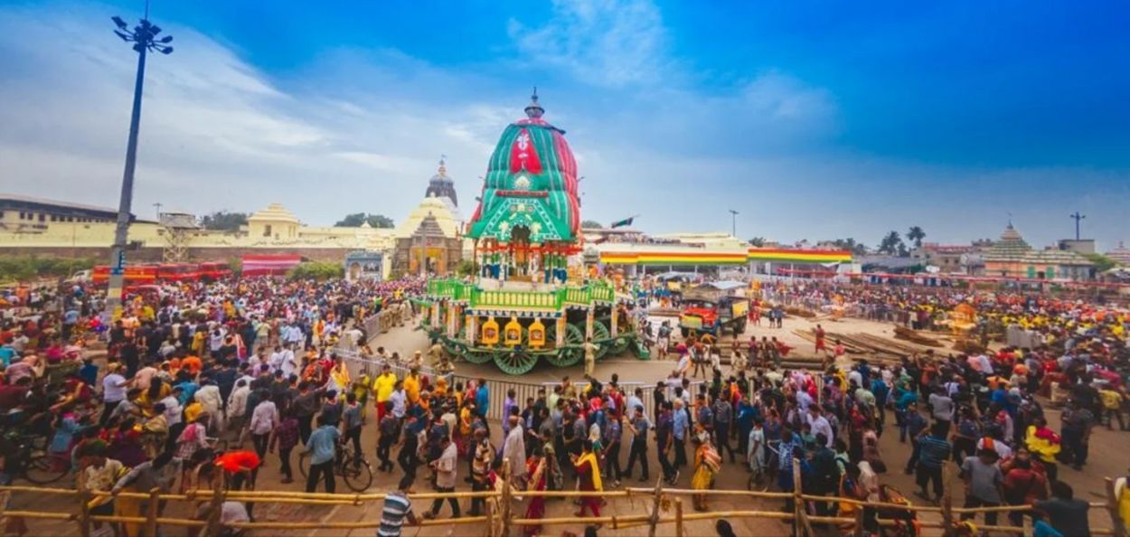 भगवान जगन्नाथ यांच्या रथयात्रेसाठी मुस्लिम तरुणांनी मिळून बनवला रथ