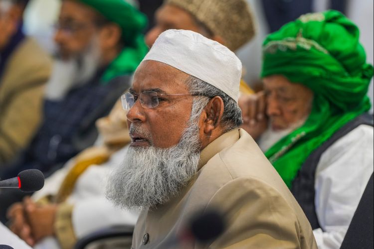 ऑल इंडिया मुस्लिम पर्सनल लॉ बोर्डचे अध्यक्ष मौलाना खालिद सैफुल्ला रहमानी