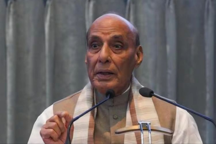 संरक्षणमंत्री राजनाथ सिंह