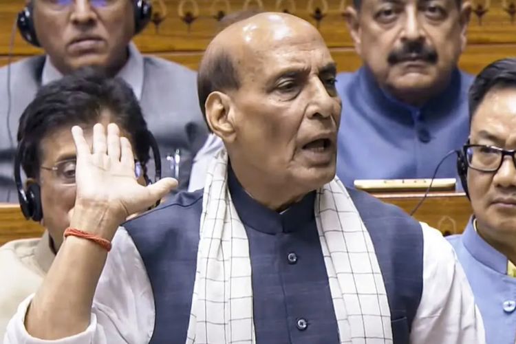 संरक्षणमंत्री राजनाथ सिंह