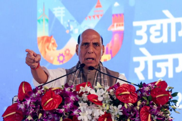 संरक्षणमंत्री राजनाथ सिंह  