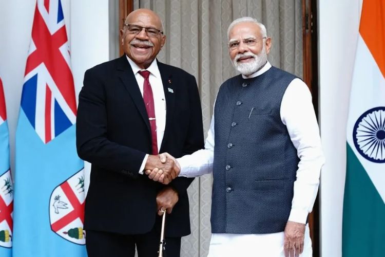 पंतप्रधान नरेंद्र मोदी यांच्यासमवेत फिजीचे पंतप्रधान सिटिवेनी राबुका