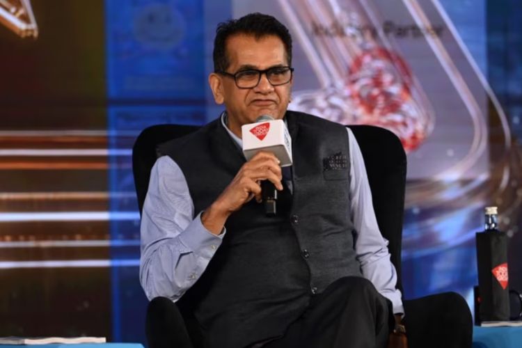 निती आयोगाचे माजी सीईओ अमिताभ कांत 