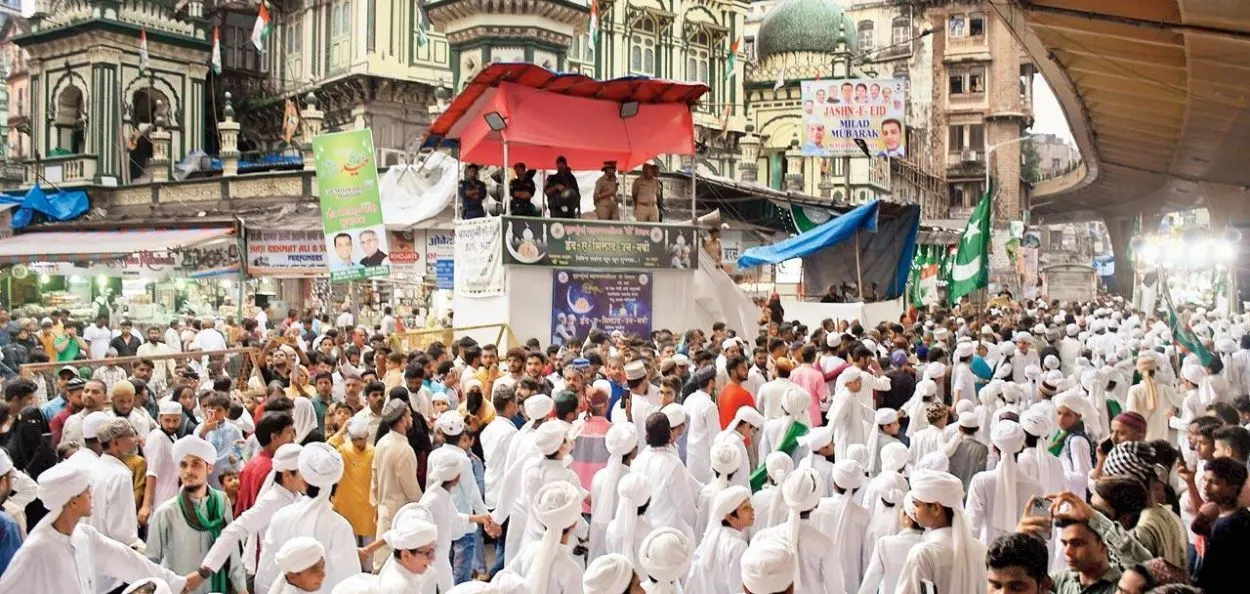 मुंबईमधील ईद ए मिलाद जुलूसमधील एक दृश्य 