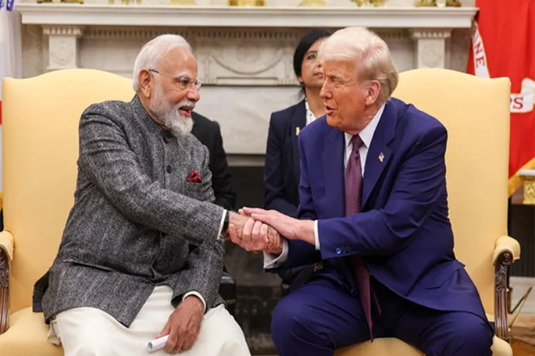 डोनाल्ड ट्रम्प आणि नरेंद्र मोदी