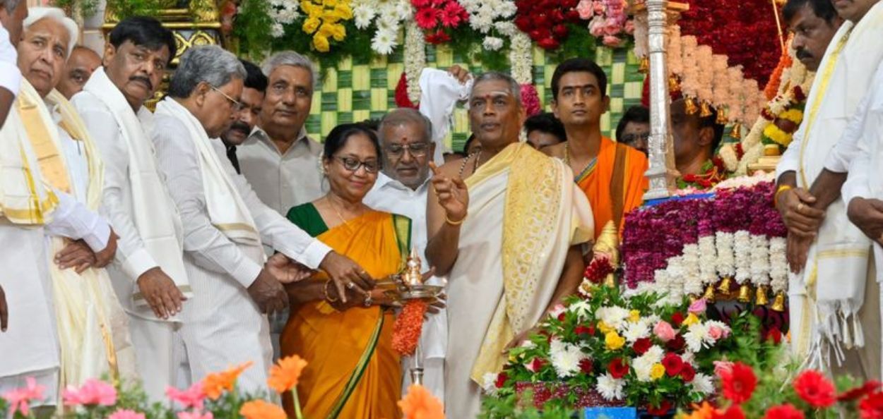 समाजसेविका बानू मुश्ताक यांच्या हस्ते म्हैसूर दसरा महोत्सवाचे उद्घाटन