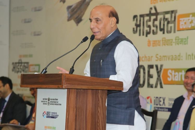 संरक्षणमंत्री राजनाथ सिंह