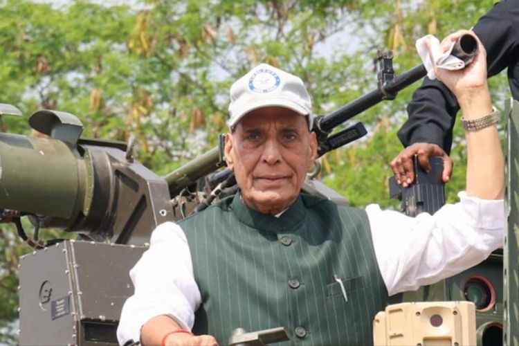 संरक्षणमंत्री राजनाथ सिंह