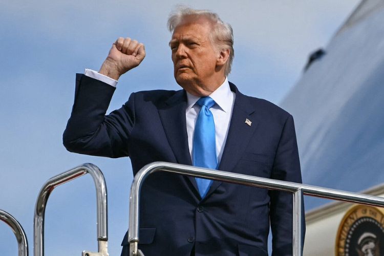 अमेरिकेचे राष्ट्राध्यक्ष डोनाल्ड ट्रम्प 