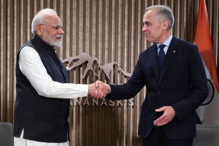 पंतप्रधान नरेंद्र मोदी आणि कॅनडाचे पंतप्रधान मार्क कार्नी