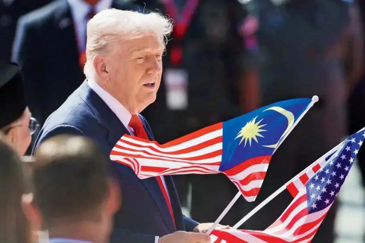 अमेरिकेचे राष्ट्राध्यक्ष डोनाल्ड ट्रम्प 