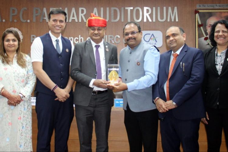 इन्स्टिट्यूट ऑफ चार्टर्ड अकाउंटंट्स ऑफ इंडियाचे पदाधिकारी 