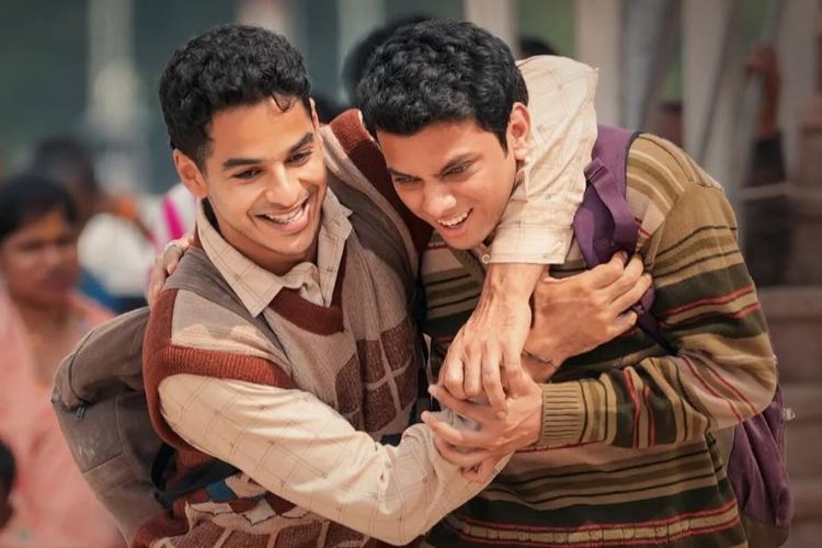 अभिनेता ईशान खट्टर आणि विशाल जेठवा यांच्या होमबाउंड सिनेमातील एक क्षण 