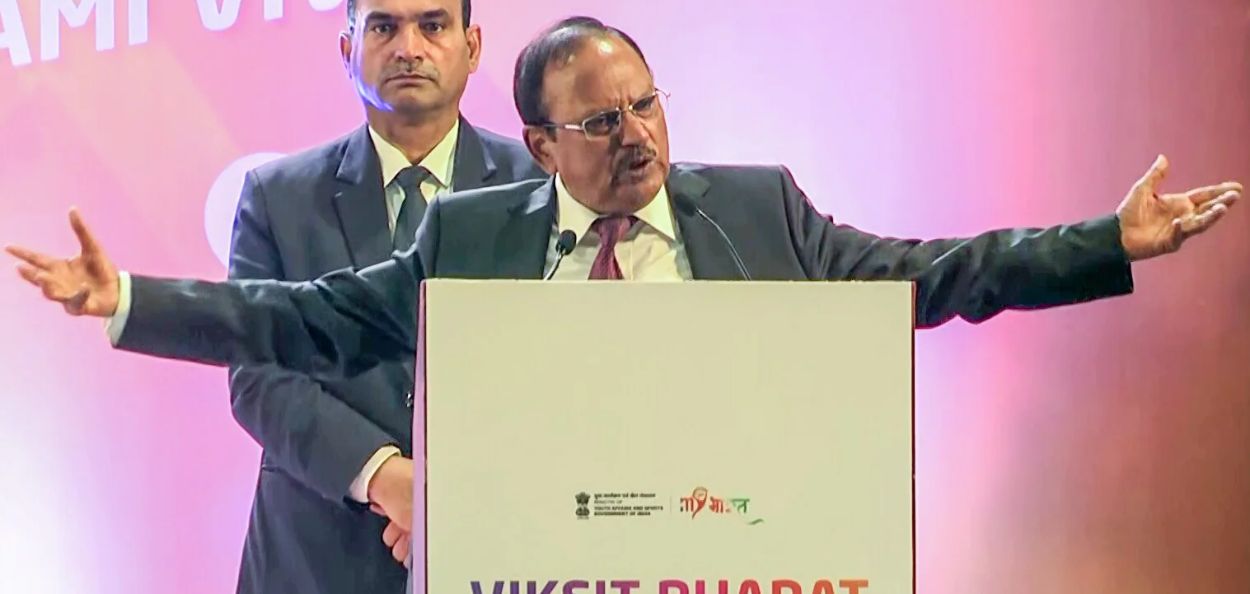 'विकसित भारत यंग लीडर्स डायलॉग'मध्ये तरुणांशी संवाद साधताना राष्ट्रीय सुरक्षा सल्लागार अजित डोवाल