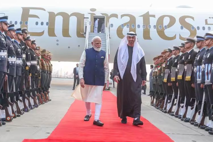 पंतप्रधान नरेंद्र मोदी यांच्यासमवेत संयुक्त अरब अमिरातीचे अध्यक्ष शेख मोहम्मद बिन झायेद अल नाहयान