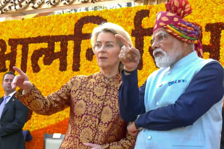 पंतप्रधान नरेंद्र मोदी यांच्यासमवेत युरोपियन आयोगाच्या अध्यक्षा उर्सुला फॉन डेर लेयेन