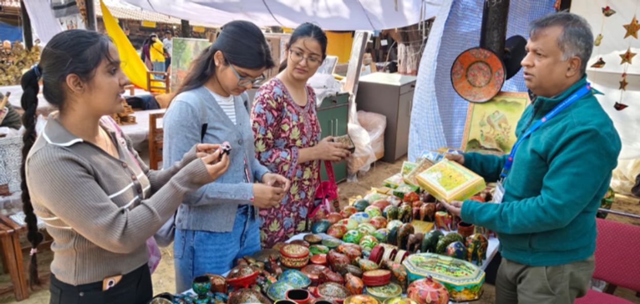 जम्मू-काश्मीरचे प्रसिद्ध शिल्पकार फैयाज अहमद जान