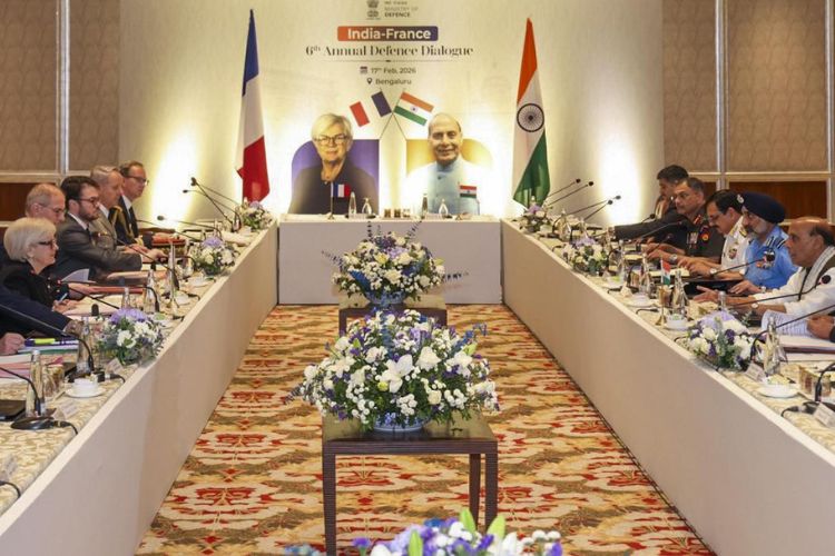 भारत आणि फ्रान्स यांच्बेंयातगळुरू येथे पार पडलेली बैठक 