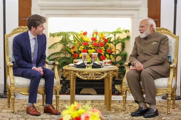 पंतप्रधान नरेंद्र मोदी यांच्यासमवेत OpenAI चे मुख्य कार्यकारी अधिकारी सॅम ऑल्टमन