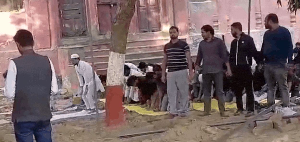 लखनऊ विद्यापीठातील विद्यार्थी 