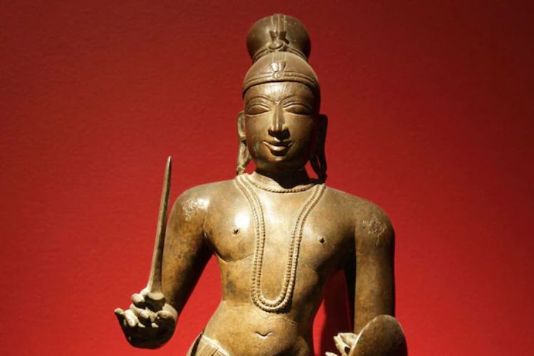 'तिरुमंगई अळवार' यांची मूर्ती