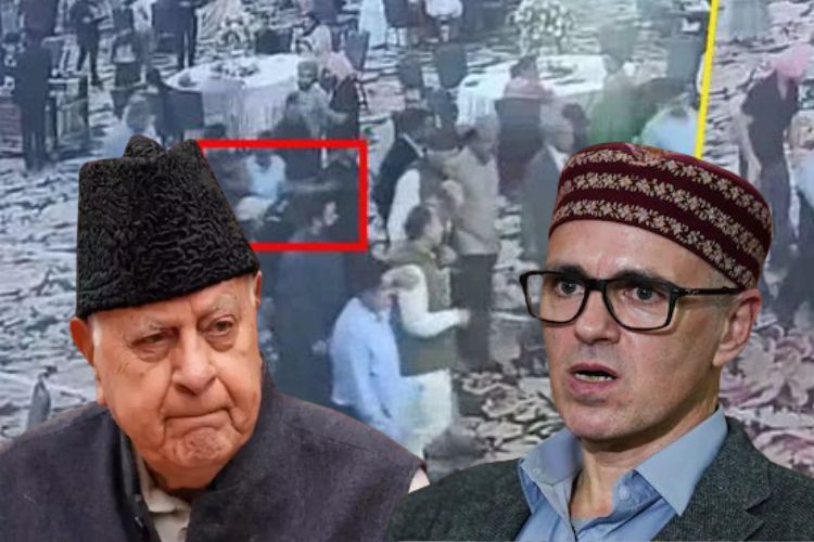 डावीकडून नॅशनल कॉन्फरन्सचे अध्यक्ष फारुख अब्दुल्ला आणि जम्मू-काश्मीरचे मुख्यमंत्री ओमर अब्दुल्ला