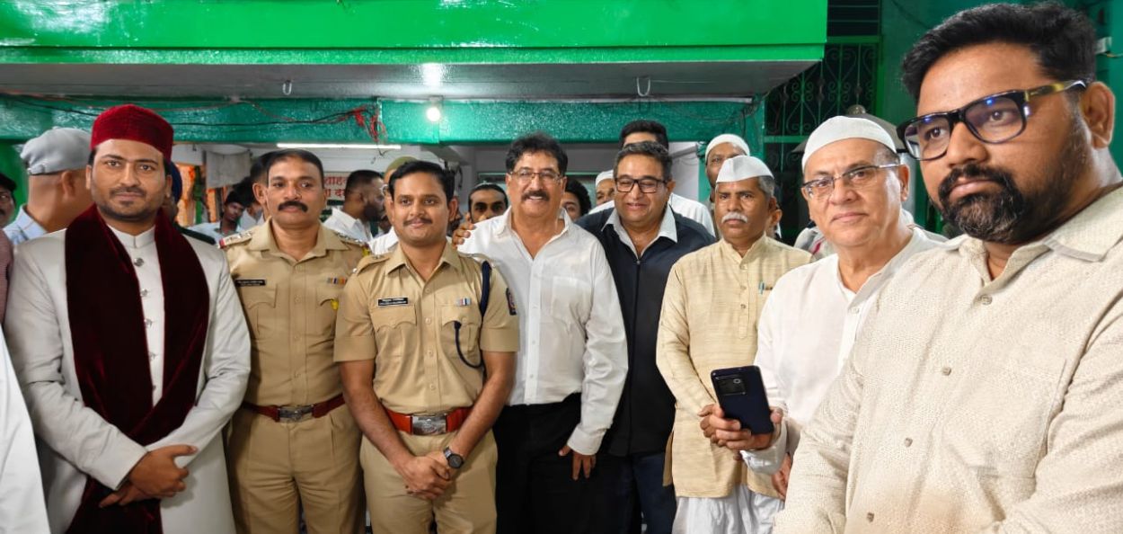 शाहदावल बाबा दर्गा परिसरात पार पडलेल्या इफ्तारमधील क्षण 