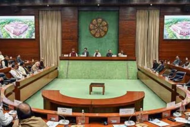 पश्चिम आशियातील तणावाच्या पार्श्वभूमीवर भारतात पार पडलेली सर्वपक्षीय बैठक