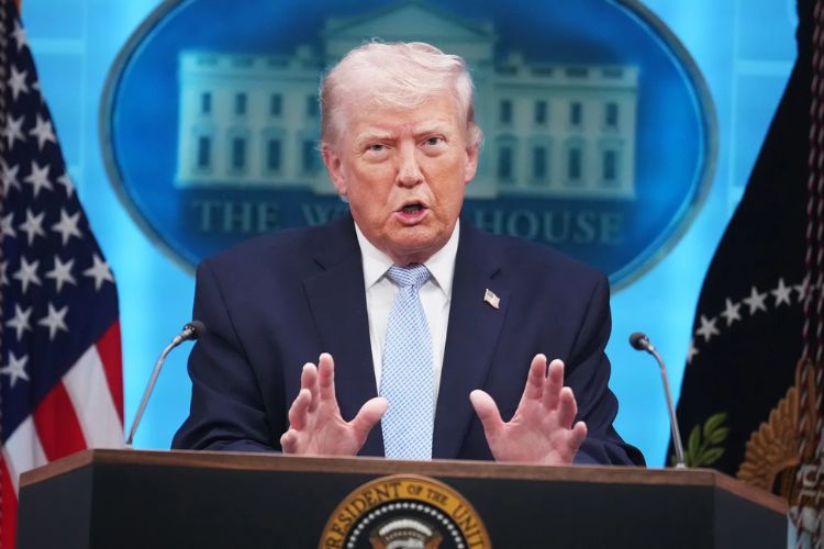 अमेरिकेचे राष्ट्राध्यक्ष डोनाल्ड ट्रम्प 