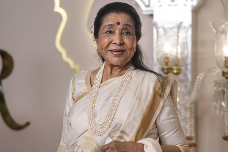 स्वरसम्राज्ञी आशा भोसले