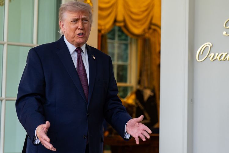 अमेरिकेचे राष्ट्राध्यक्ष डोनाल्ड ट्रम्प 