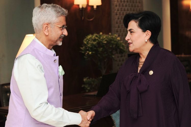 परराष्ट्र मंत्री एस. जयशंकर यांच्यासमवेत इक्वेडोरच्या परराष्ट्र मंत्री गॅब्रिएला सोमरफेल्ड रोसेरो 