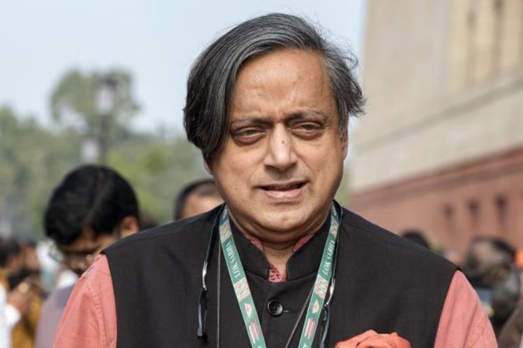 काँग्रेसचे ज्येष्ठ नेते आणि खासदार शशी थरूर