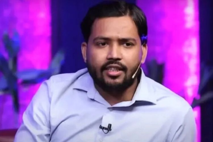 शिक्षक आणि मार्गदर्शक खान सर 
