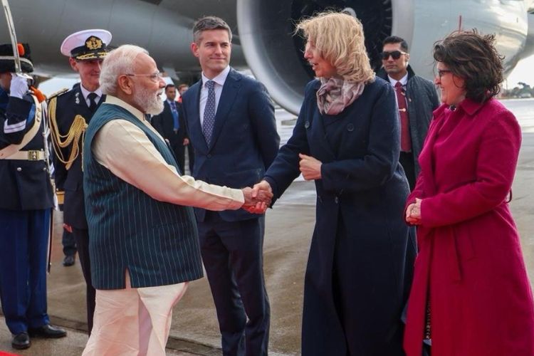 पंतप्रधान नरेंद्र मोदी नेदरलँड्समध्ये दाखल 
