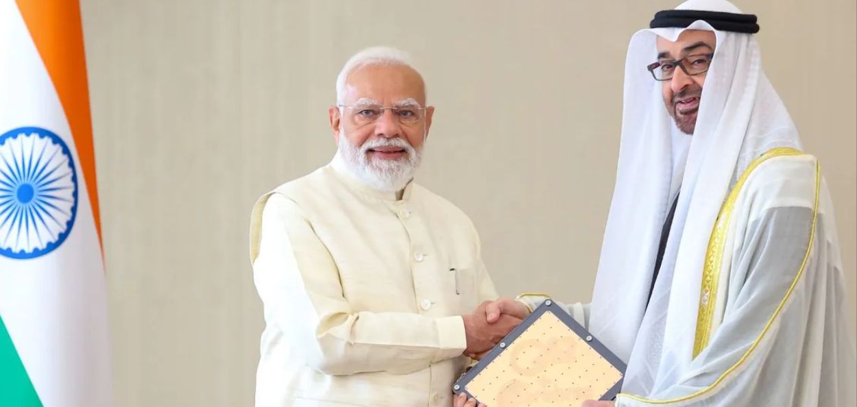 पंतप्रधान नरेंद्र मोदी यांच्यासमवेत संयुक्त अरब अमिरातीचे (युएई) राष्ट्राध्यक्ष शेख मोहम्मद बिन झायेद अल नाह्यान