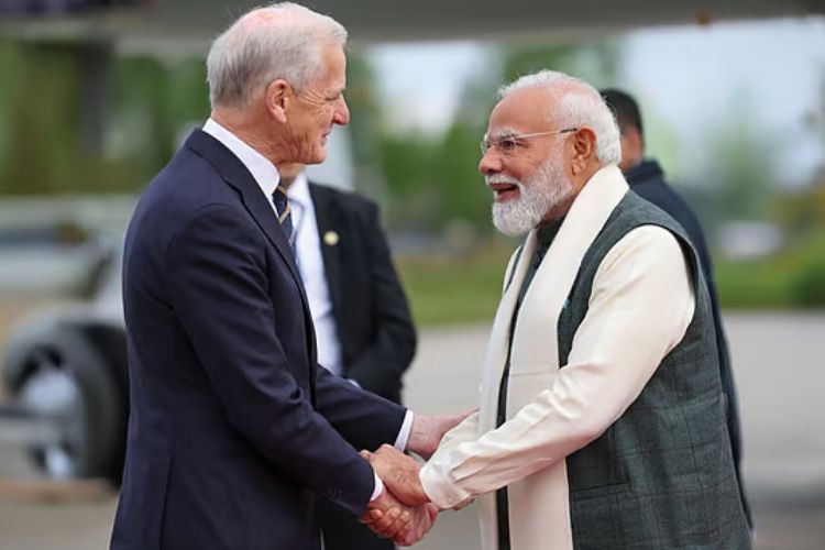 पंतप्रधान नरेंद्र मोदी आणि नॉर्वेचे पंतप्रधान जोनास गहर स्टोर