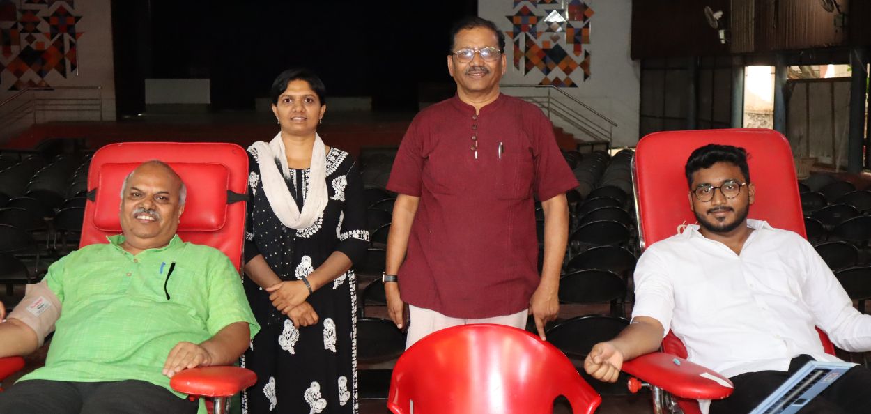 मुस्लिम सत्यशोधक मंडळाने आयोजित केलेल्या रक्तदान शिबिराला पुण्यात उत्स्फूर्त प्रतिसाद