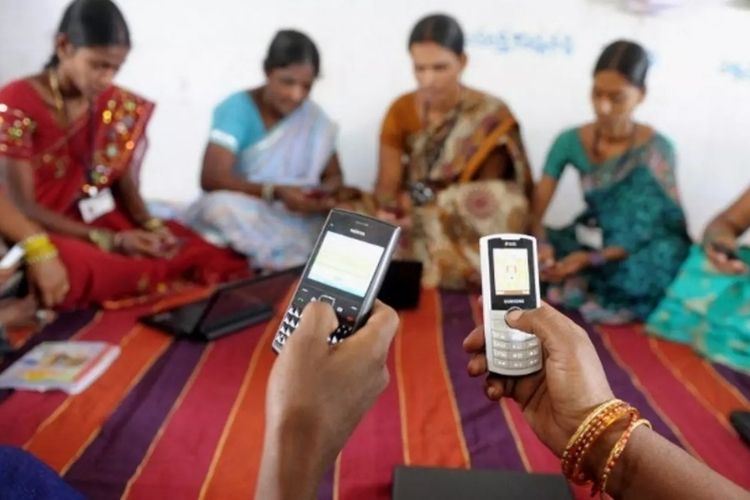 Indian Women Internet Usage Reaches Sixty Four Percent 