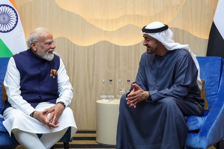 फ्रान्समधील जी-७ शिखर परिषदेच्या पार्श्वभूमीवर पंतप्रधान मोदी आणि यूएईचे अध्यक्ष यांची भेट