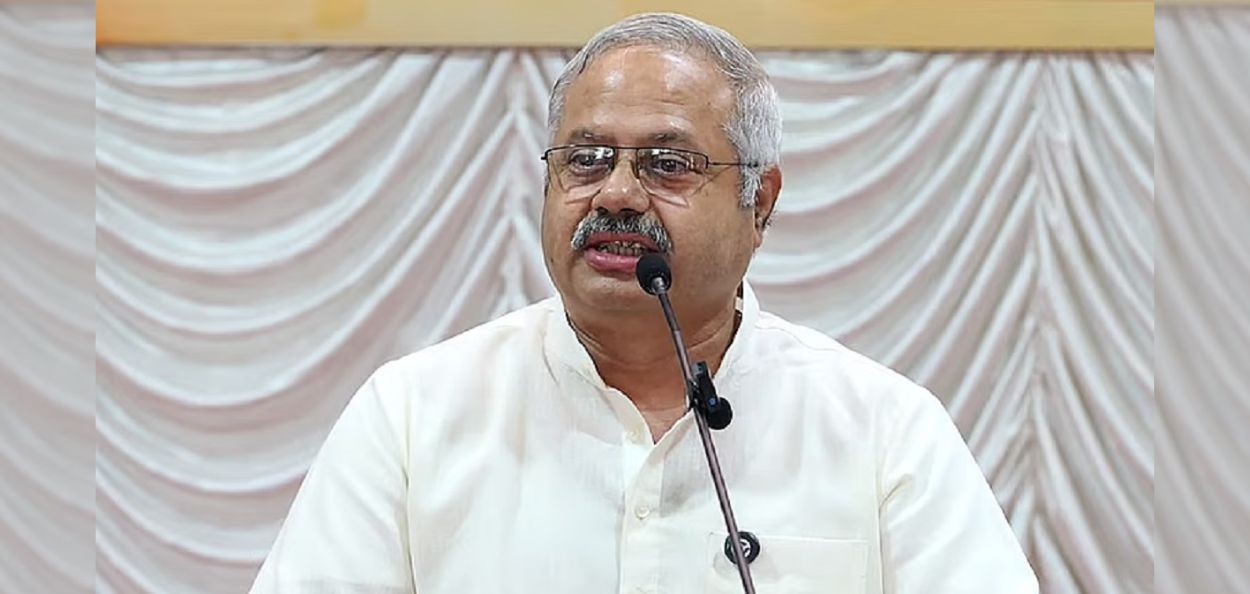 पुण्यातील पत्रकार परिषदेत बोलताना राष्ट्रीय स्वयंसेवक संघाचे अखिल भारतीय प्रचार प्रमुख सुनील आंबेकर