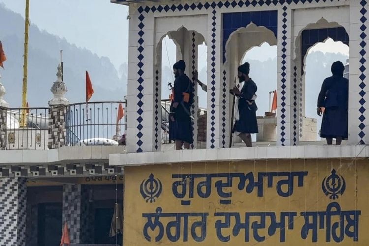 गुरुद्वारामध्ये निहंग गटाचे शक्तिप्रदर्शन