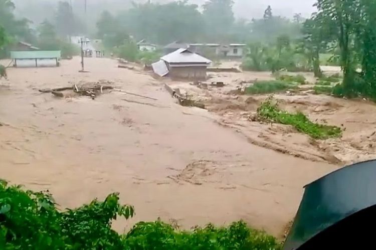आसाममध्ये पुराचा हाहाकार