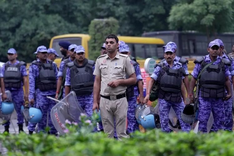 संसद अधिवेशनापूर्वी सुरक्षा व्यवस्था कडक; 'चलो संसद' मार्चसाठी कलम १६३ लागू.