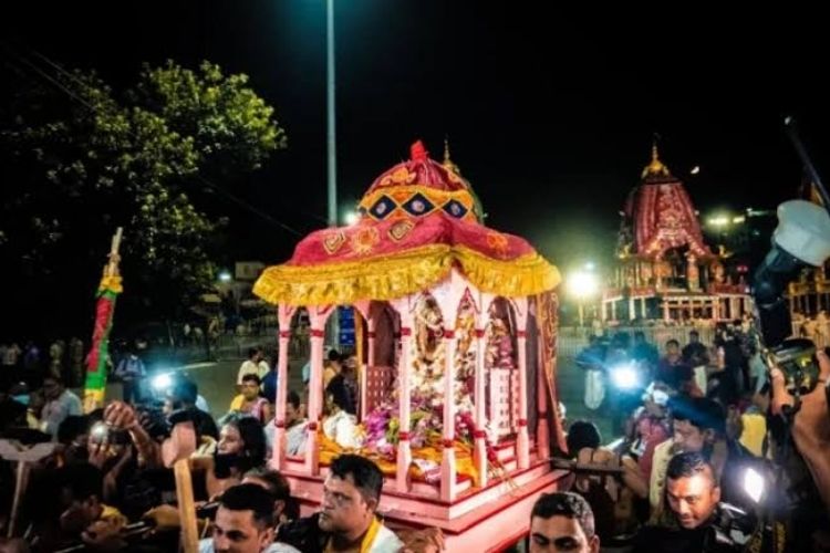 रथयात्रेनंतर ओडिशाच्या पुरीमध्ये 'हेर पंचमी' सोहळा मोठ्या उत्साहात संपन्न; भाविकांची गर्दी.