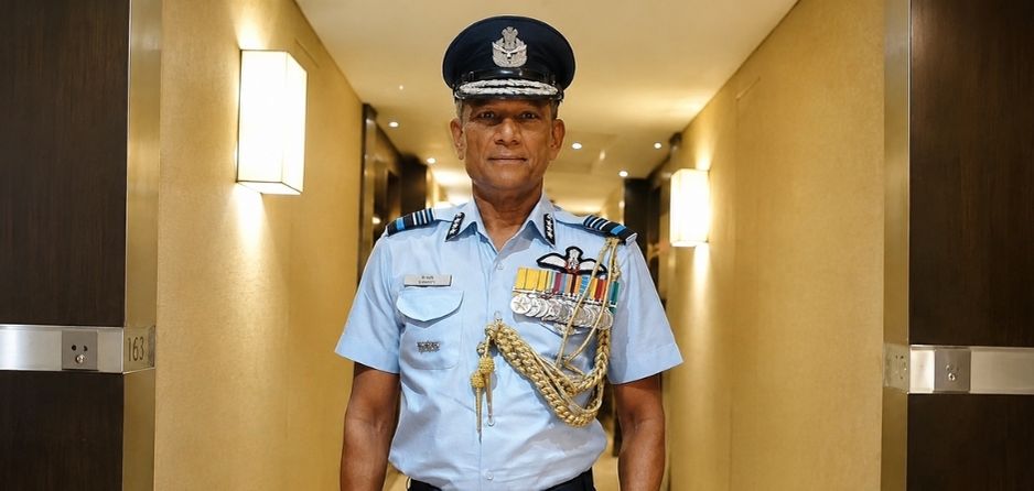 आदिल हुसैन
